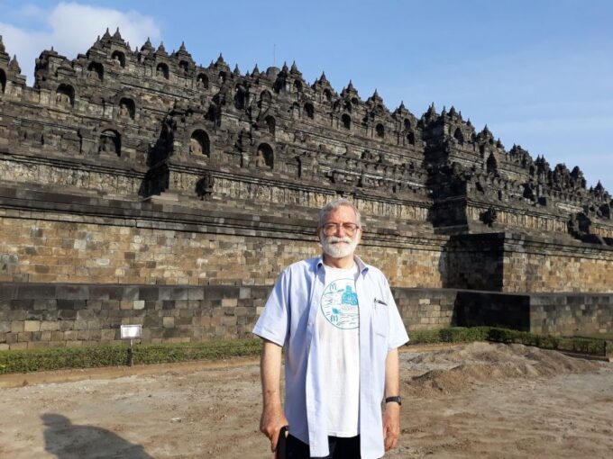 Sunrise Setumbu Hill, Borobudur & Merapi Jeep Lava Tour - Frequently Asked Questions