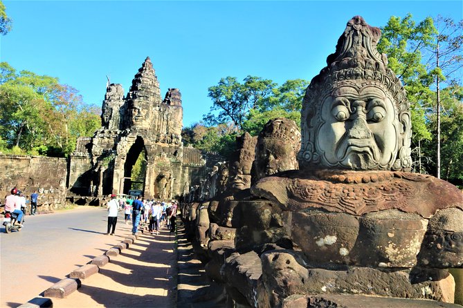 Sunrise Small-Group Tour of Angkor Wat From Siem Reap - Exploring Angkor Thom