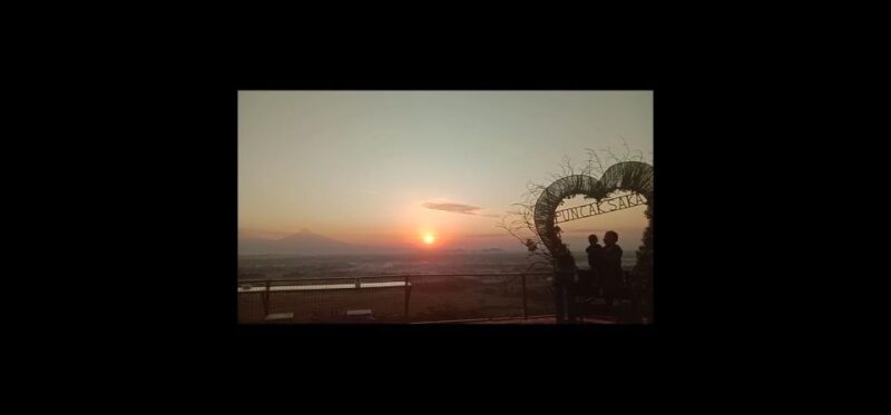 Sunrise Stumbu. Borobudur, Prambanan Temple Tour. - Key Points