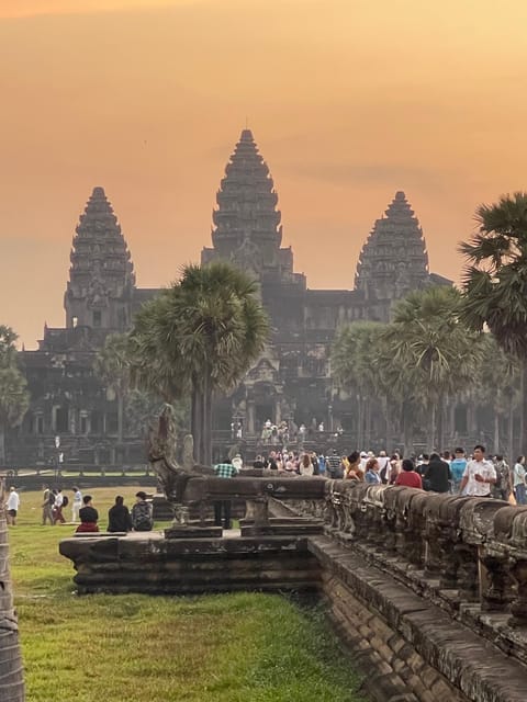 Sunrise to Sunset: Exploring Angkor's Temples in a Day - Sunset at Bakheng Mountain