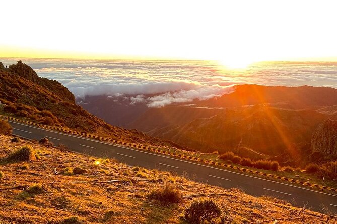 Sunrise Transfer To Pico Do Arieiro, Hike To Pico Ruivo & Return From Teixeira - Included Fees and Taxes