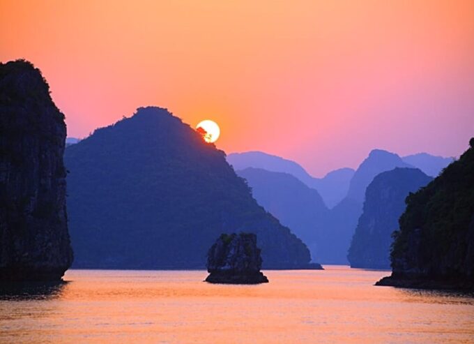 Sunset and Magical Bioluminescence Plankton Night Kayak Tour - Dinner and Refreshments