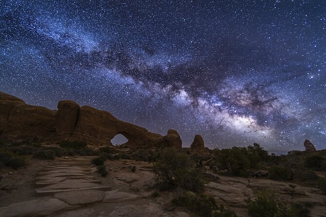 Sunset and Night Photography in Arches National Park - Inclusions and Amenities