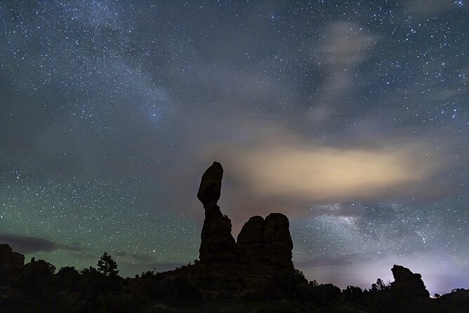 Sunset and Night Photography in Arches National Park - Hiking and Accessibility
