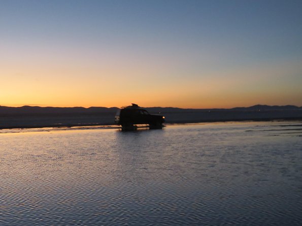 Sunset and Stargazing at Train Cemetery (Cementerio De Trenes) From Uyuni - Witnessing the Uyuni Sunset Spectacle
