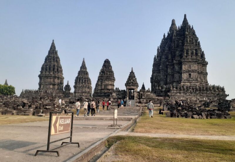 Sunset at Prambanan Temple & Ramayana Ballet Performance - Key Points