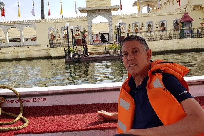 Sunset Boat Cruise on Lake Pichola in Udaipur With Private Transport - Pricing and Cancellation