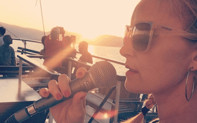 Sunset Boat Cruise Split - Onboard Amenities and Entertainment