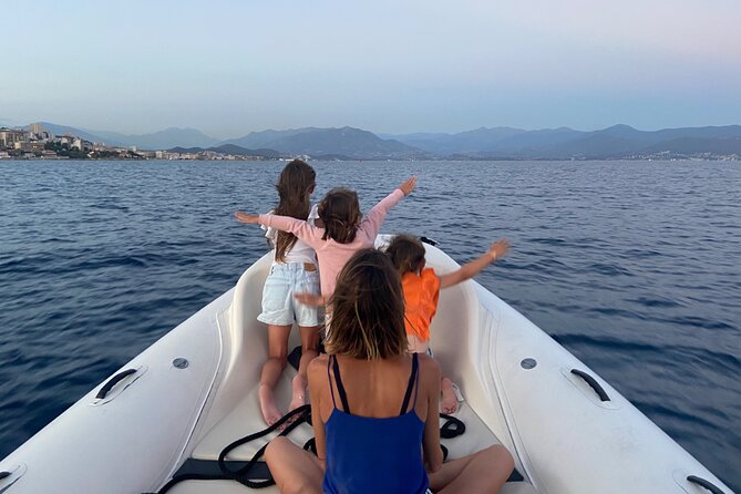 Sunset Boat Cruise With Aperitif at the Sanguinary Islands - Group Size and Capacity