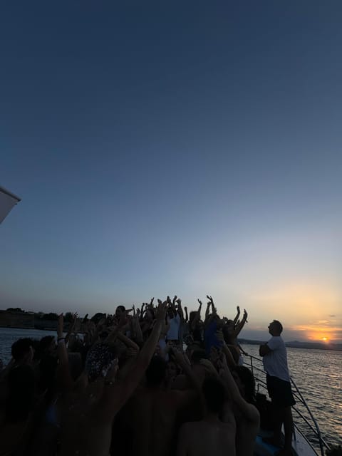 SUNSET BOAT PARTY - Booking Information