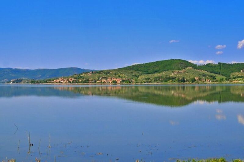 Sunset Boat Ride at Lake Trasimeno With Aperitif or Dinner - Key Points