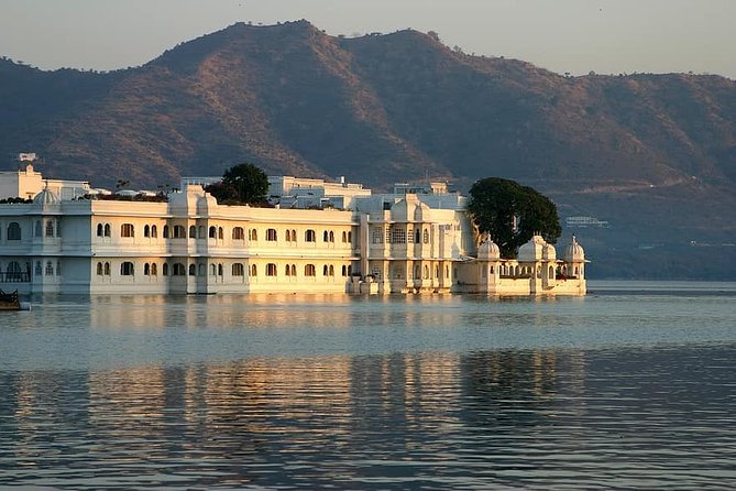 Sunset Boat Ride On Lake Pichola In Udaipur - Discover Udaipurs Enchanting Lake