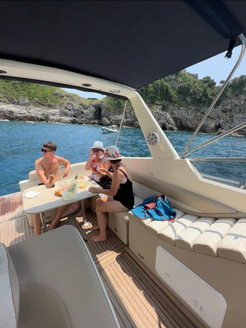 Sunset Boat Tour Amalfi Coast Small Group With Aperitif - Key Points