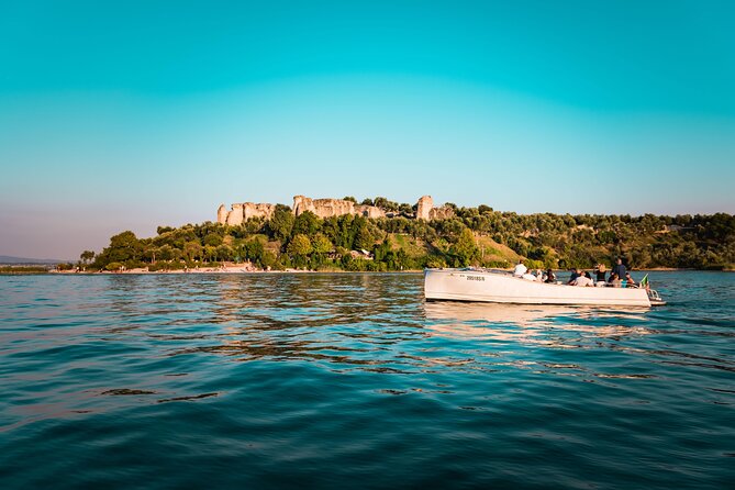 Sunset Boat Tour of Sirmione With Exclusive Onboard Aperitif - Traveler Reviews Highlight