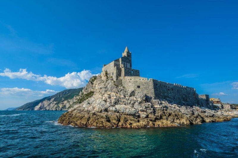 Sunset Boat Tour With Drinks and Snacks - Itinerary Highlights