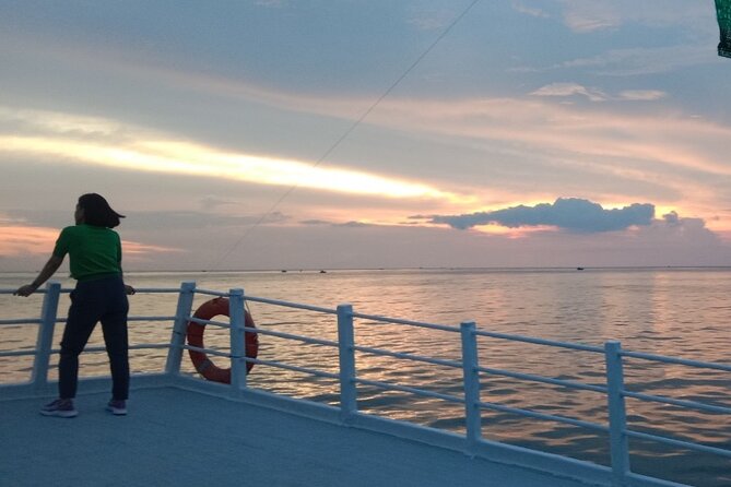 SUNSET Boat Trip-Seafood BBQ Dinner on Cruise-Night Squid Fishing - Seafood BBQ Dinner