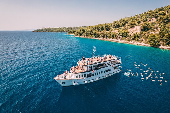 Sunset Cruise From Split With Live Music and Unlimited Open Bar - Accessibility
