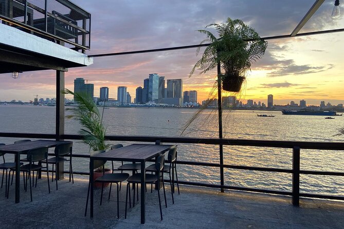 Sunset Cruise in Phnom Penh - One and a Half Hours - Exploring Silk Island Attractions