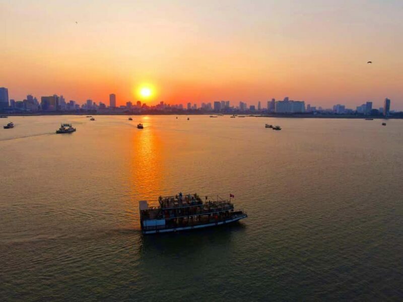 Sunset cruise with unlimited beer, soft drinks & tour guide - Authentic and Genuine Experiences