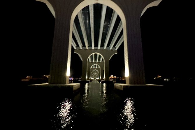 Sunset Cruises-Dolphin Tours-Skyway Bridge Tours-Shelling-Snorkel - Amenities and Services