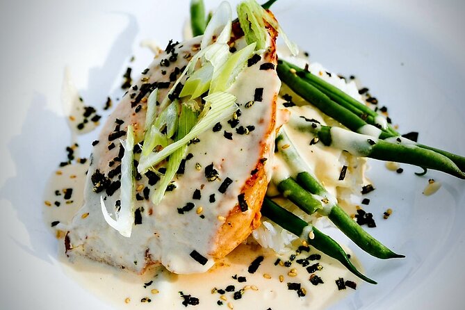 Sunset Dinner Cruise in Honolulu - Inclusions and Additional Details
