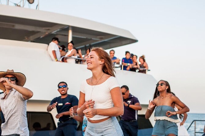 Sunset Dinner Cruise in Los Cabos - Booking and Reservation Policies