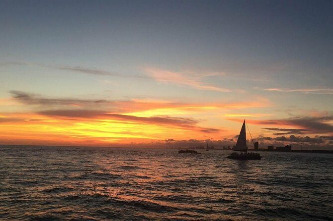 Sunset Dolphin Sail Aboard the Footloose Catamaran - Who This Tour Is Best For
