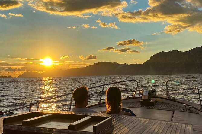 Sunset Group Boat Tour Along the Amalfi Coast With Prosecco Wine - Key Points