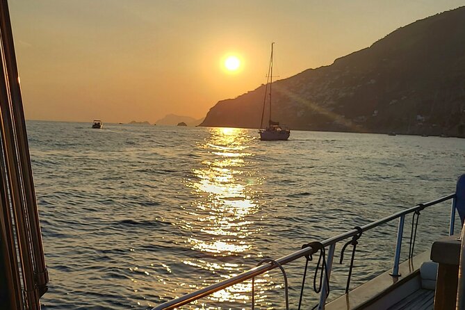 Sunset Group Boat Tour Along the Amalfi Coast With Prosecco Wine - Accessibility and Participation