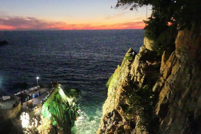 Sunset + High Cliff Divers La Quebrada at La Perla - Only Drinks - Exceptional Customer Reviews