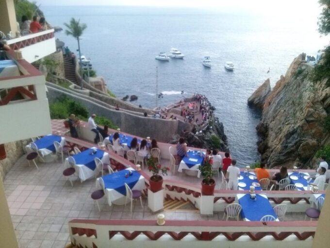 *Sunset High Diver Show 3Course Dinner 2 Drinks Diff Options - Cancellation Policy