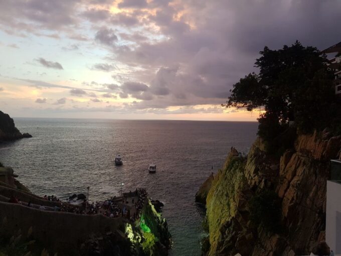 *Sunset High Diver Show 3Course Dinner 2 Drinks Diff Options - Reservation Options