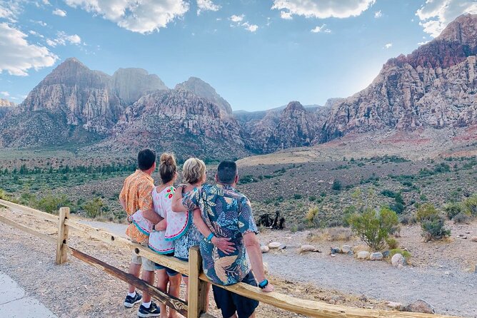 Sunset Hike and Photography Tour Near Red Rock With Optional 7 Magic Mountains - Optional 7 Magic Mountains Visit