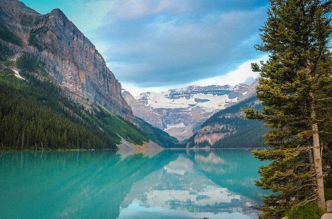 Sunset in Moraine and Lake Louise Tour at 6:00 pm - FAQ: Your Questions Answered