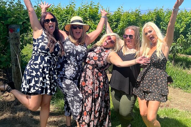 Sunset Niagara-On-The-Lake Small Group Wine Tour With Dinner - Inclusions