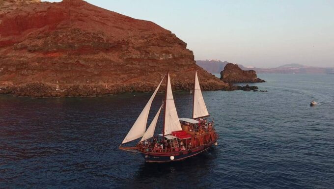 Sunset on Board Cruise - Languages and Meeting Point