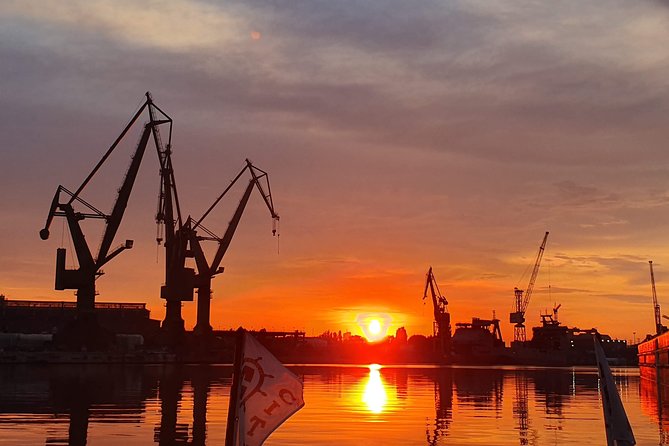 Sunset on the Shipyard and Old Town Evening Cruise - Traveler Capacity