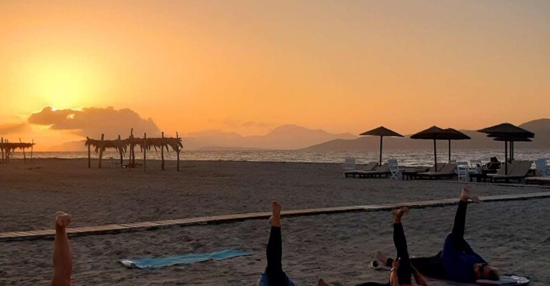 Sunset Pilates on Tigaki Beach - Class Experience