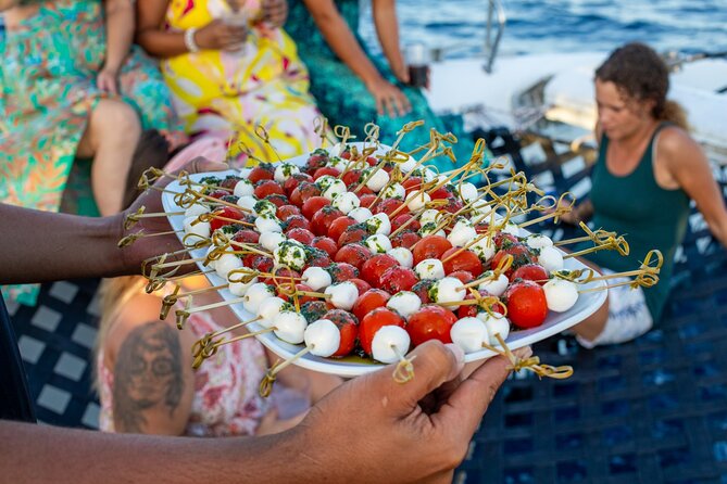 Sunset Sailing Cruise With Premium Drinks and Bites - Breathtaking Landscapes