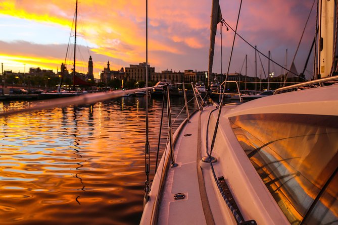 Sunset Sailing Experience With Live Sax Music in Barcelona - Travelers and Tour Size