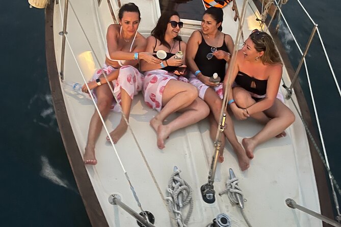 Sunset Sailing Santa Marta Bay - Highlights of the Sailing Tour