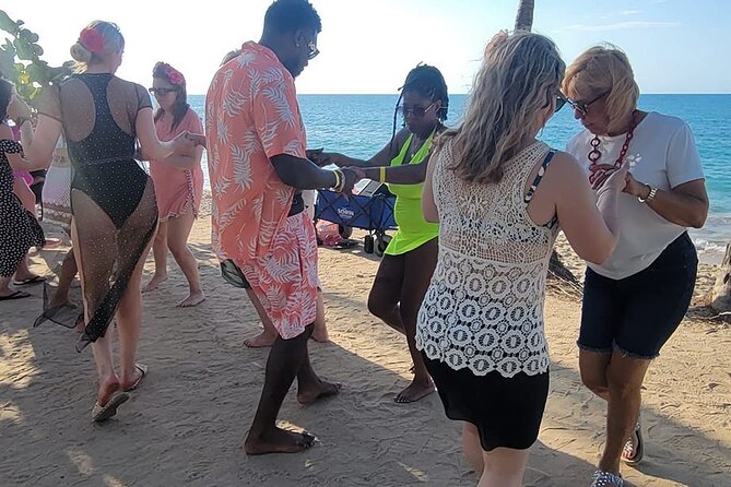 Sunset Salsa Beach Class in San Juan - Weather and Environmental Challenges