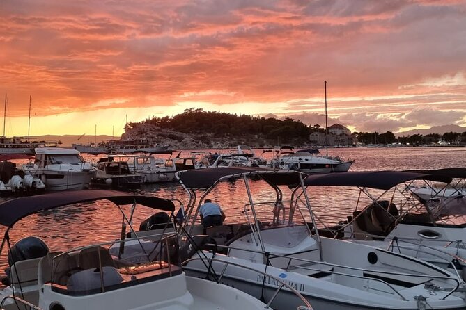 Sunset Speedboat Tour in Makarska With Swim Stop on Island Brač - Quick Points
