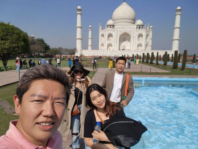 Sunset Taj Mahal Tour With Skip-The-Line & Lateral Entry - Personalized Experience