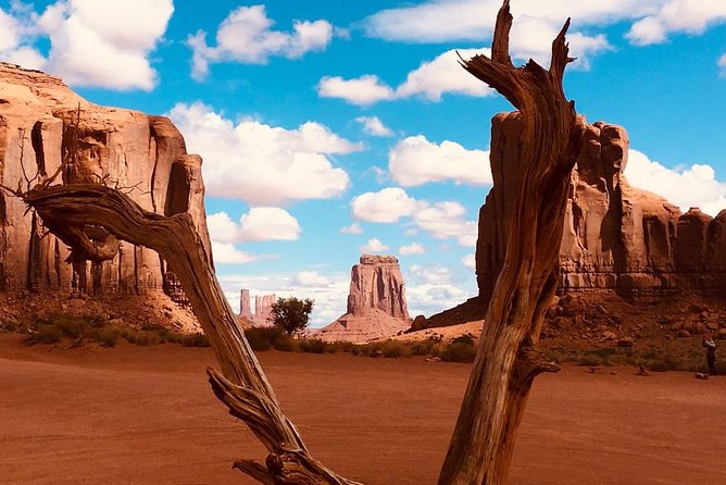 Sunset Tour of Monument Valley - Host Responses and Engagement