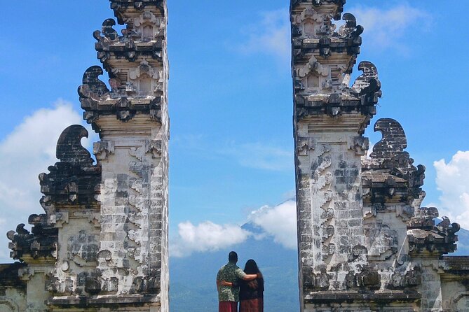 Sunset Uluwatu Temple and Kecak Fired Dance Show - Meeting and Pickup