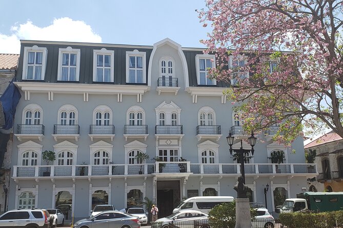 Sunset Walking Tour at Casco Viejo El Chorrillo and the Fish Market - Exploring Casco Viejo