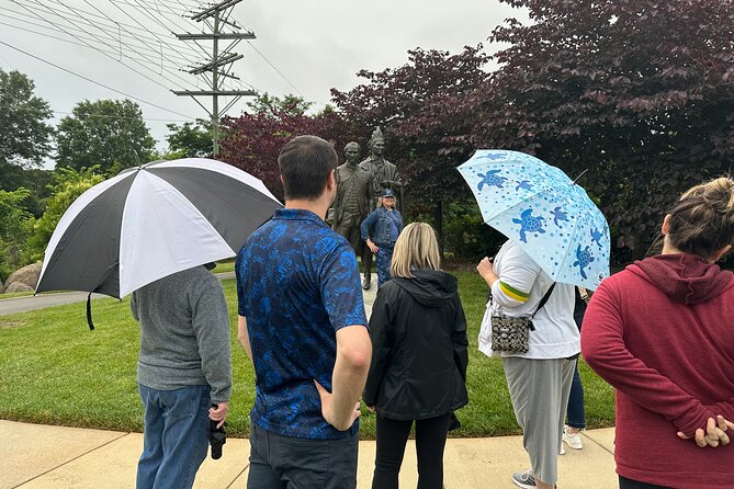 Sunset Walking Tour: Bronze Statues Tell the Story of Charlotte - Key Points