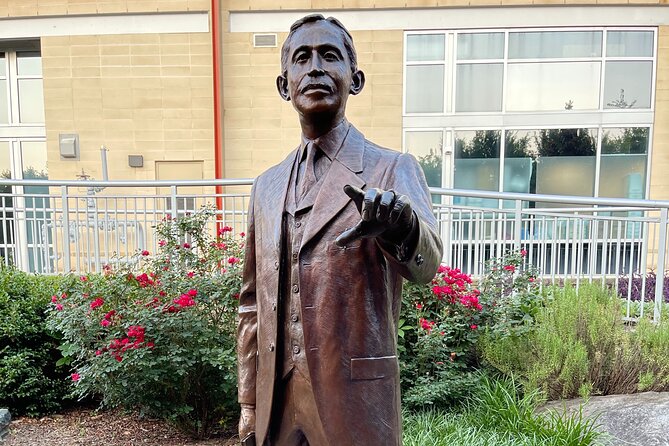 Sunset Walking Tour: Bronze Statues Tell the Story of Charlotte - Exploring Charlottes History