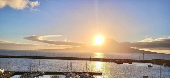 Sunset Yacht Tour With Food and Wine Tasting. - Cancellation and Payment